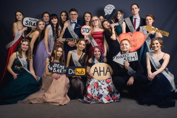 Fotokoutek maturitního plesu DI4 Volyně 2023