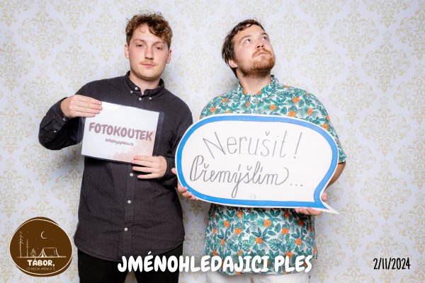 Jménohledající ples 2024 - Fotobudka